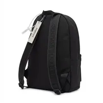 Sac à dos Essentials noir avec compartiment principal spacieux