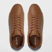 Détail simili-cuir marron texturé de la basket ALDO Citywalk
